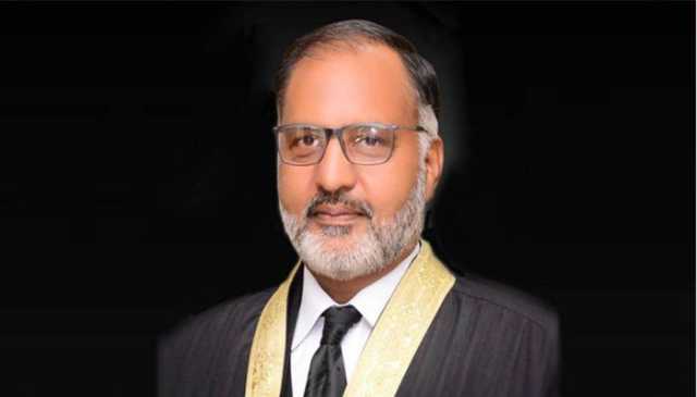 جسٹس ریٹائرڈ شوکت عزیز صدیقی نے اپنا عہدہ چھوڑنے کا فیصلہ واپس لے لیا
