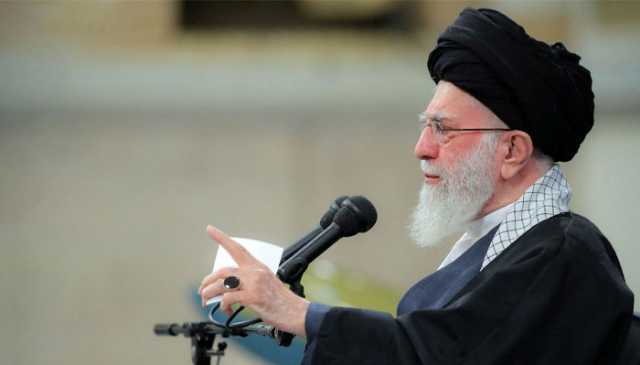 ’دھمکیوں کے ساتھ مذاکرات نہیں‘، ایرانی سپریم لیڈر نے ٹرمپ کی پیشکش مسترد کردی