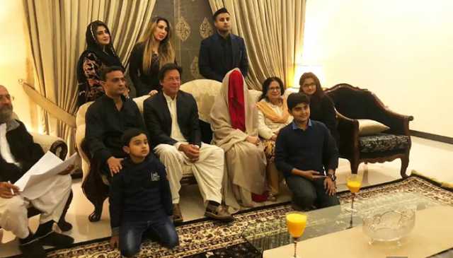 بشریٰ بی بی اور عمران خان کی شادی کی پس پردہ کہانی سامنے آ گئی