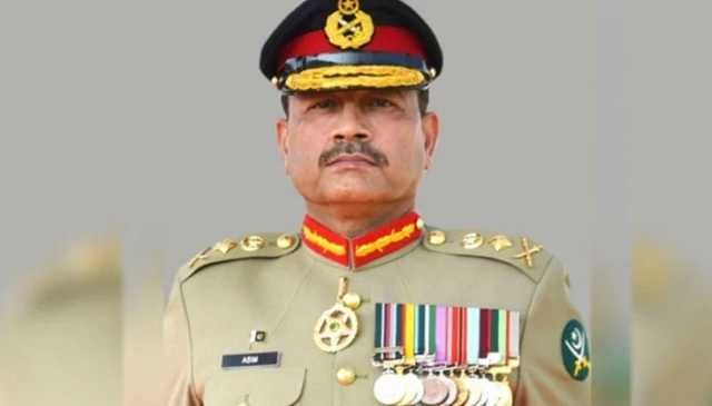 آرمی چیف جنرل عاصم منیر نے والدہ کی نماز جنازہ خود پڑھائی
