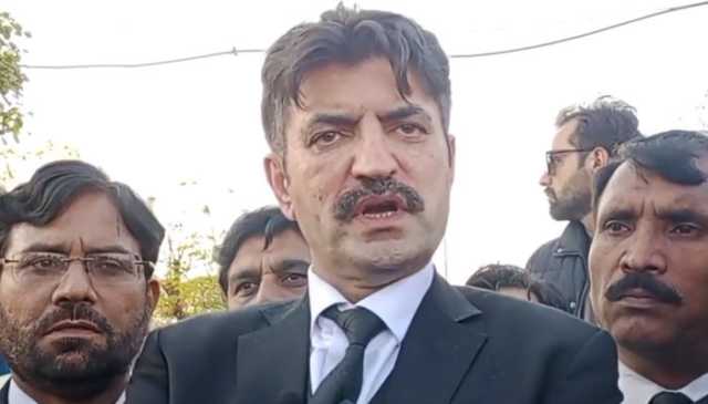 پی ٹی آئی میں کوئی اختلافات نہیں: شیر افضل مروت