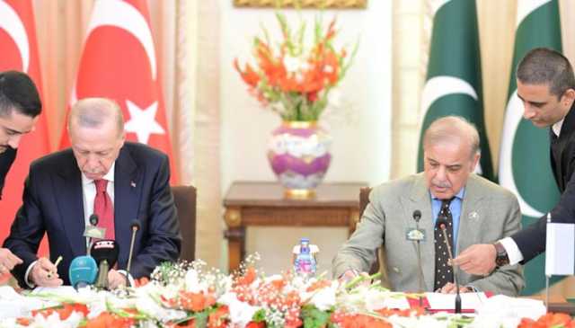 اردوان کا شہباز شریف اور آصف زرداری کو ترک ساختہ الیکٹرک کار کا تحفہ